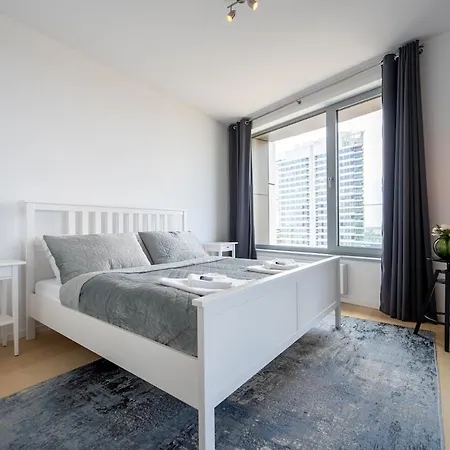 Skypark Cozy Vervehome * براتسيلافا